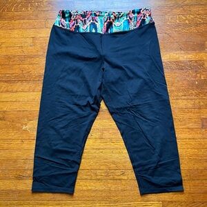 Maurices In Motion Black Capri Leggings M
